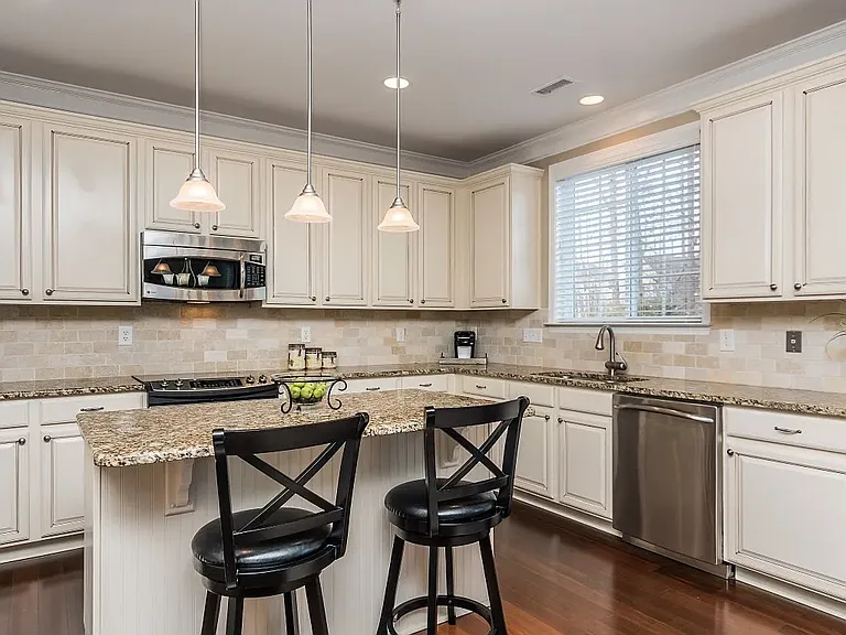 4012 Jockey Club Cir — Photo 12
