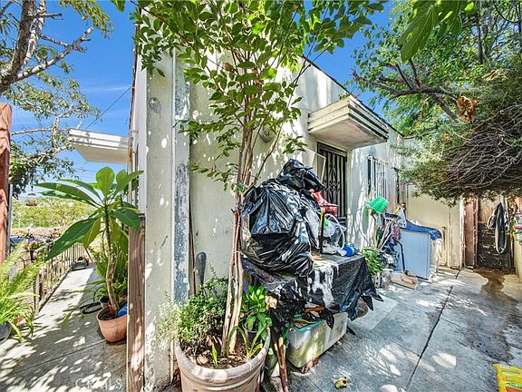 4th image of 3064 Isabel Dr