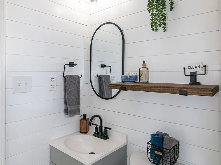 605 Delany Dr — Photo 16