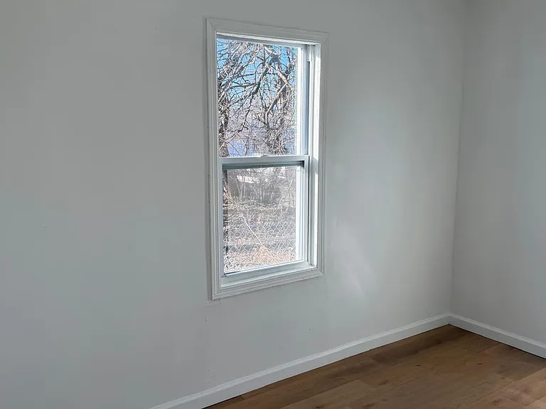 1665 Elaine Rd — Photo 8