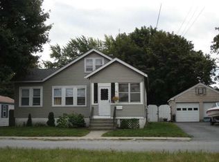 92 Dryden Blvd, Warwick, RI 02888