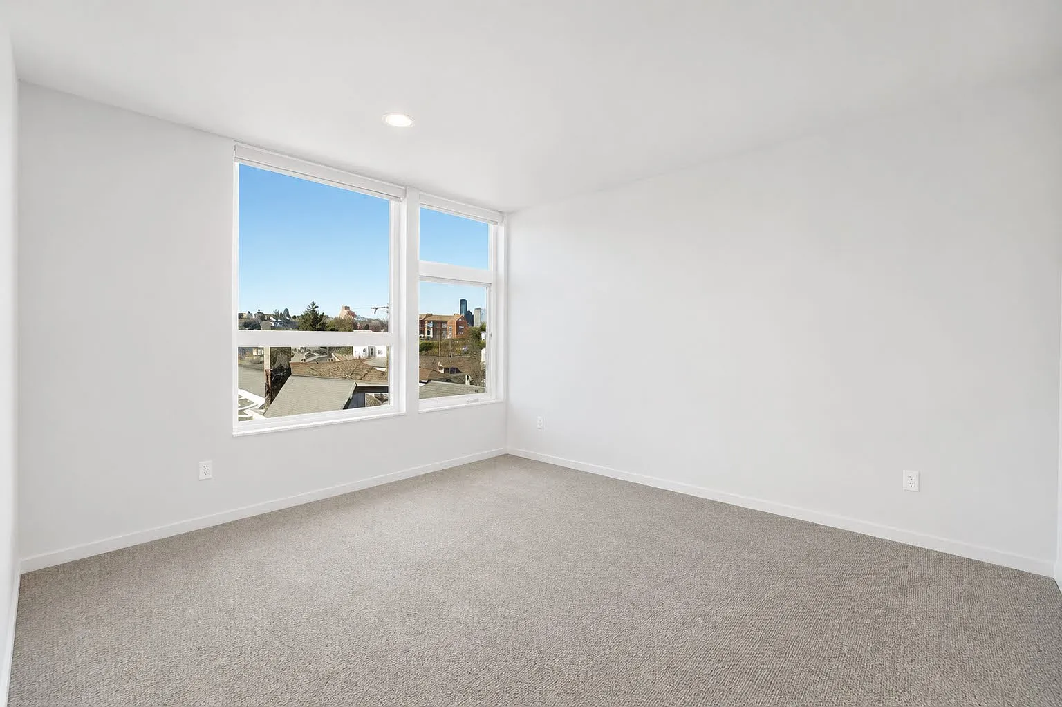 3 bed, 2.5 bath, 1588 sqft, $3,950 — Photo 2