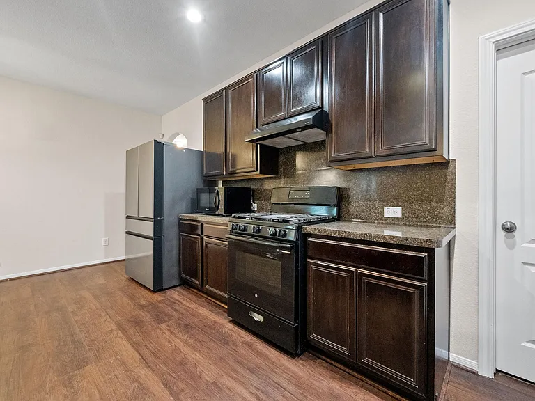3027 Lockeridge Village Dr — Photo 14