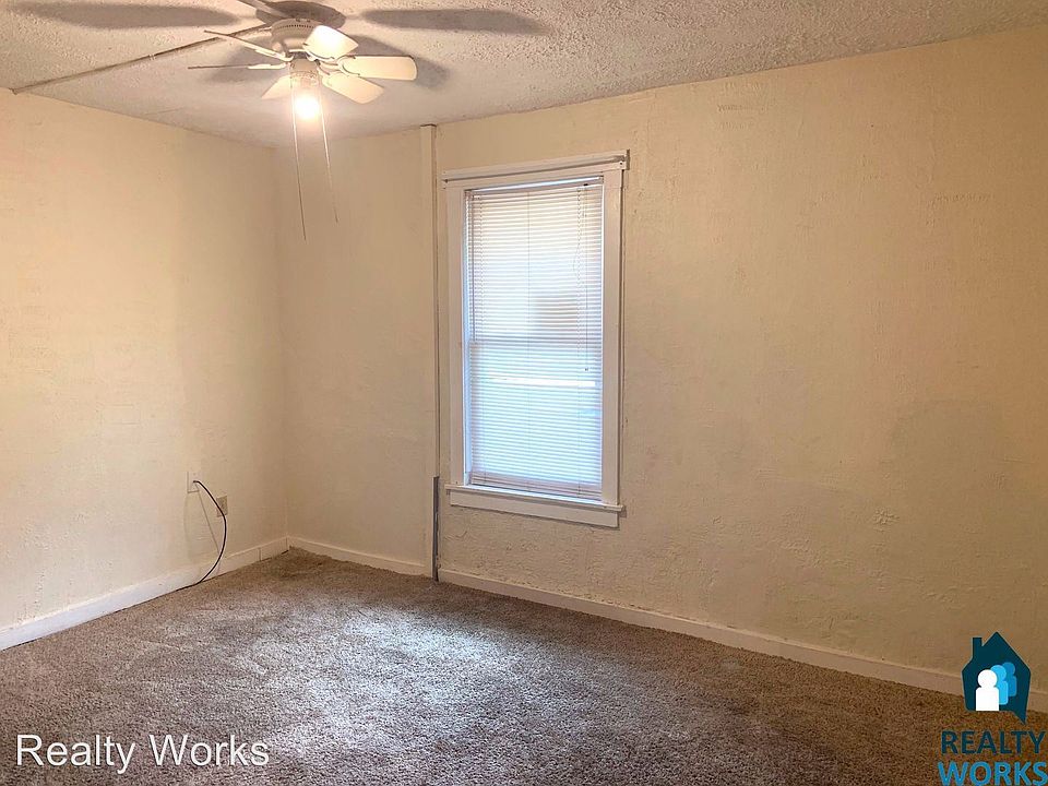 2nd image of 300 S 16th St APT 106