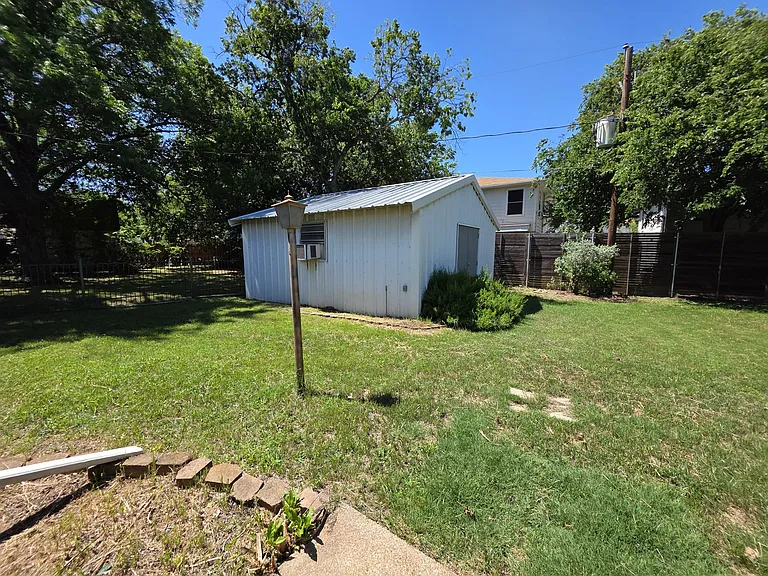 209 Eller Ave — Photo 23
