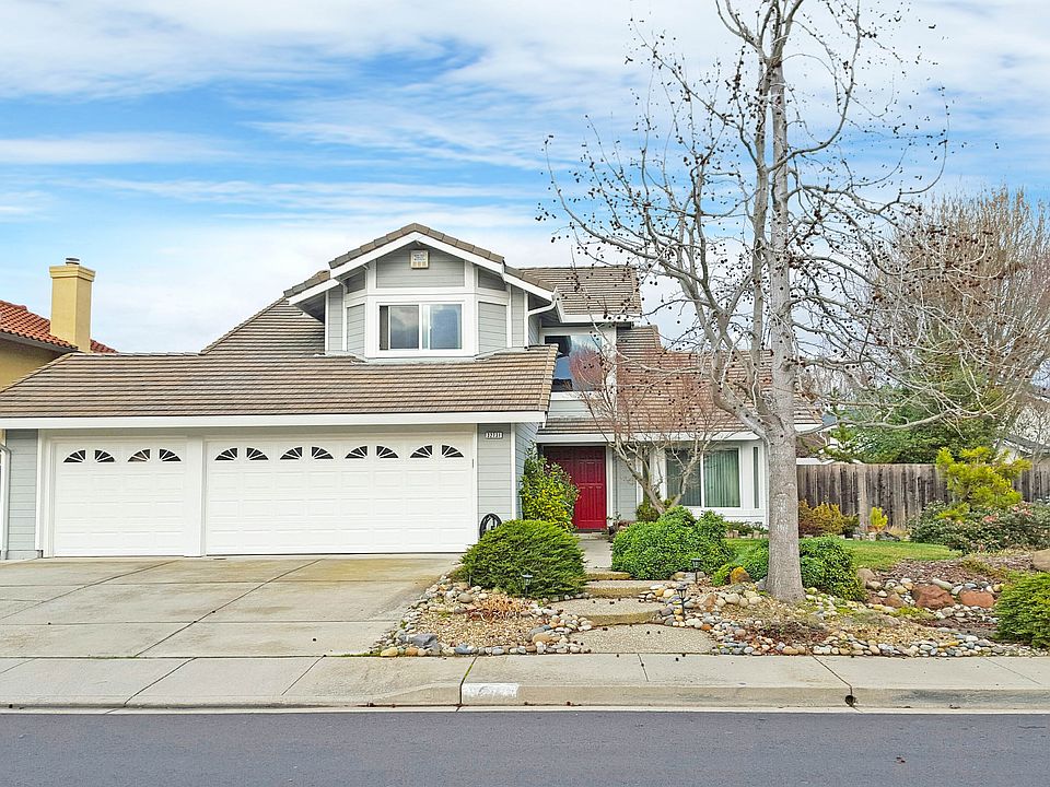 1st image of 32731 Fairfield St
