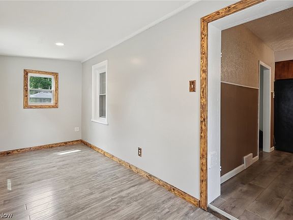 4th image of 1633 Ambre Dr