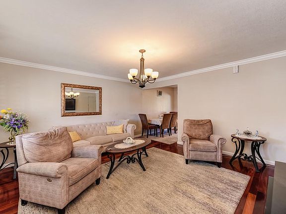 3rd image of 1381 Searcy Dr