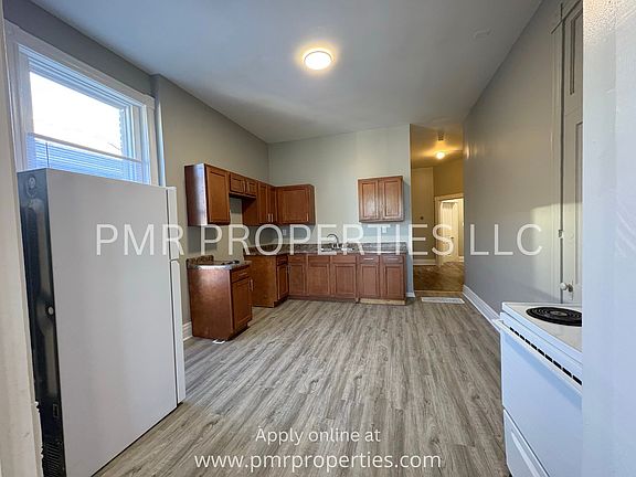 4th image of 1309 Penn St #A