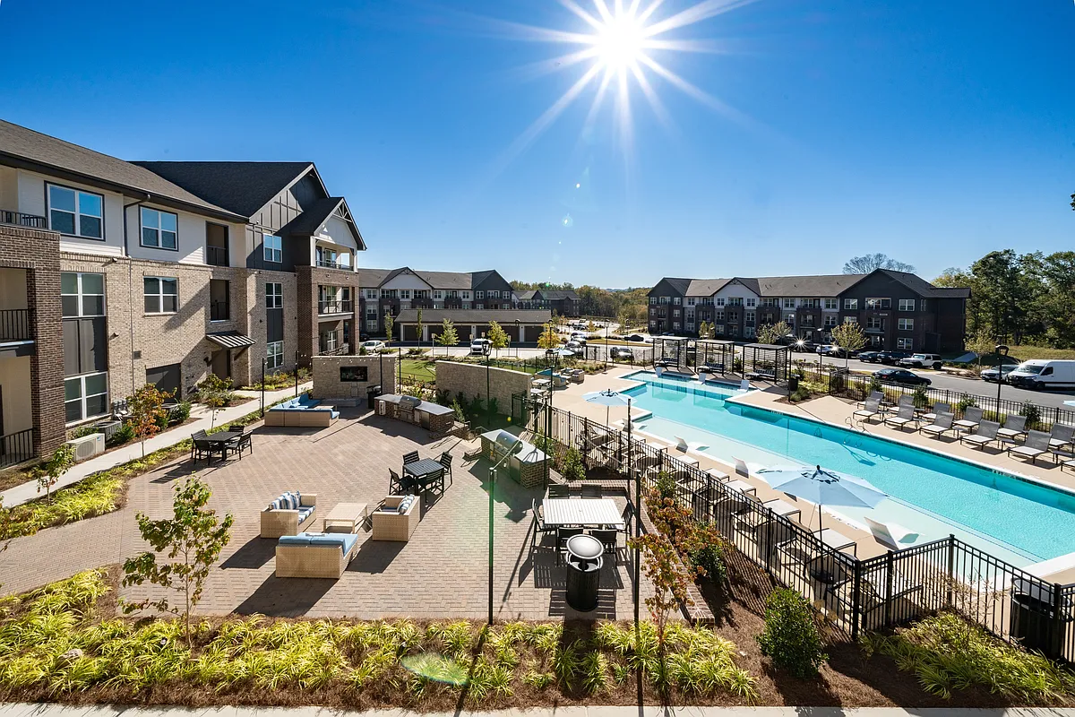 Building Photo - Aura Creekside Apartments