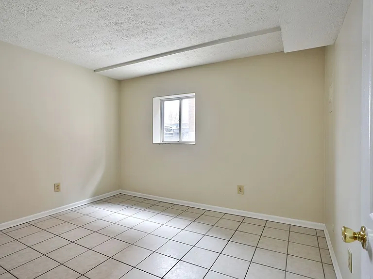 450 E Norwich Ave — Photo 17