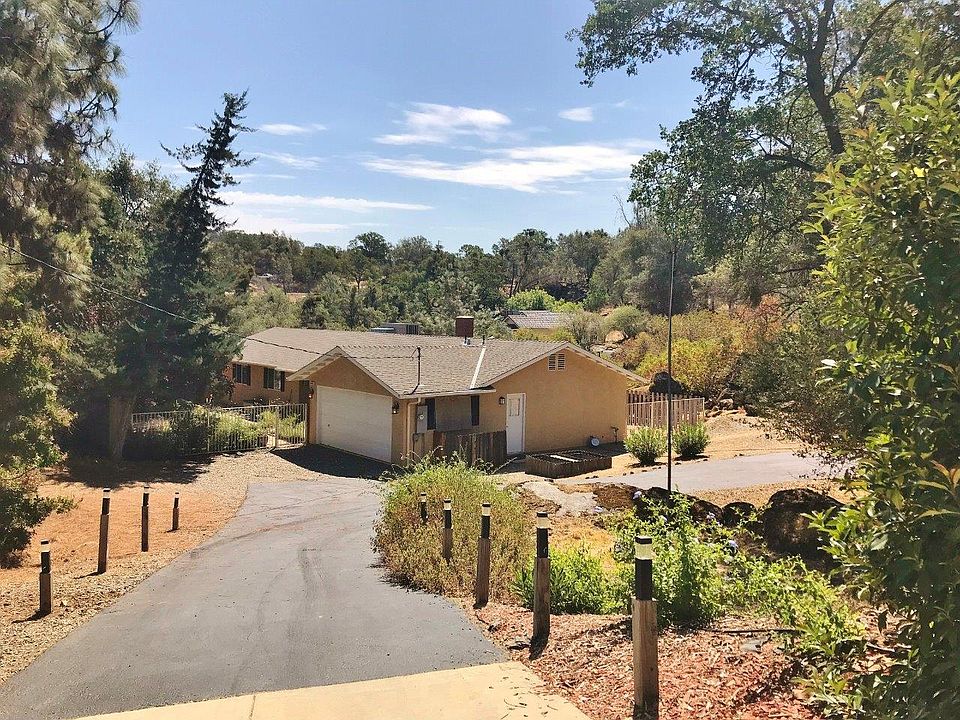 1st image of 41942 Lilley Mountain Dr