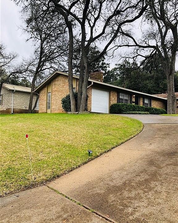 1st image of 2403 Trailside Dr #A