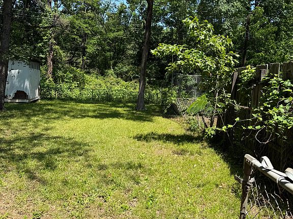 2nd image of 32 Southern Oaks Dr