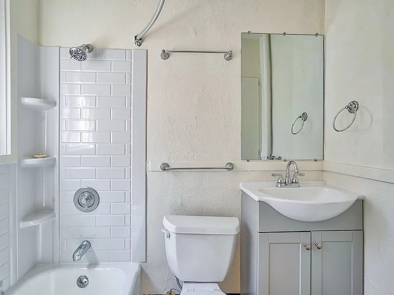Winona Apartments! — Photo 14