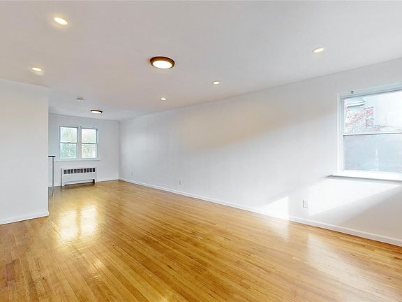 2nd image of 37 Waring Pl
