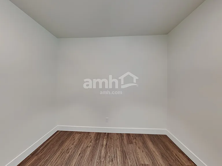21411 S 231st St — Photo 13