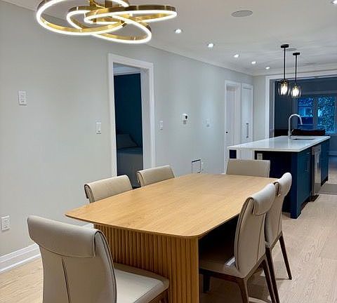4th image of 10 Lascelles Blvd Floor 2
