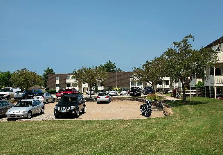 Oak Hills West Apartments — Photo 1
