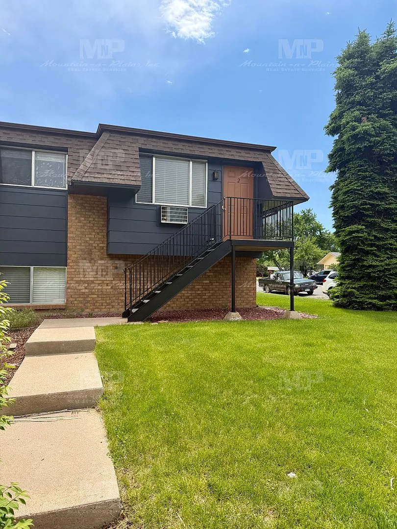3 bed, 1.0 bath, 952 sqft, $1,495 — Photo 3