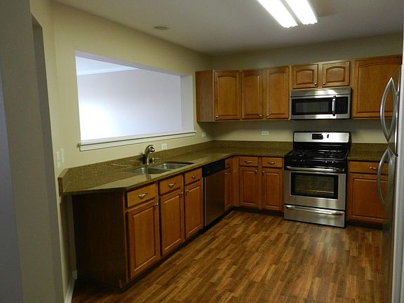 3rd image of 23902 McMullin Cir