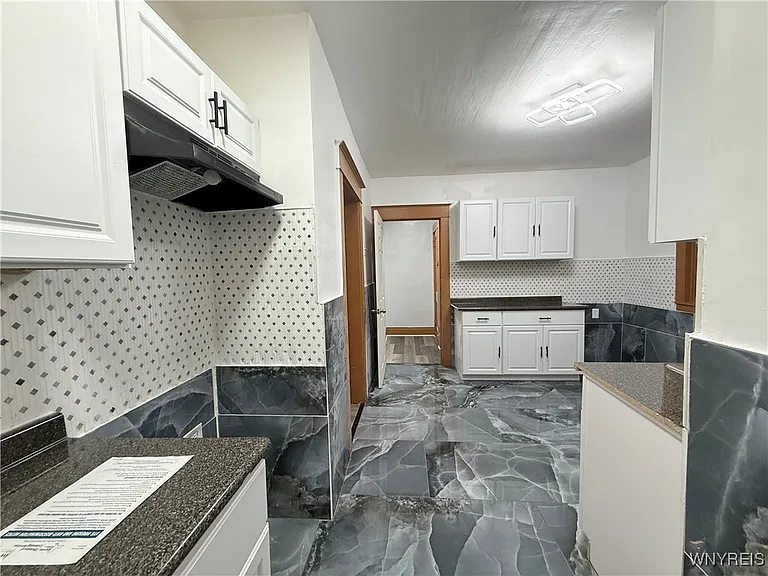 111 Dempster St — Photo 15