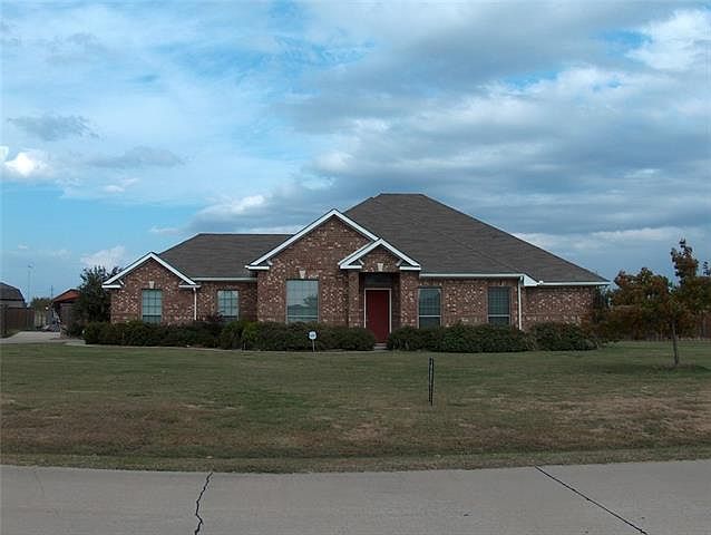 1st image of 515 Country Manor Ln