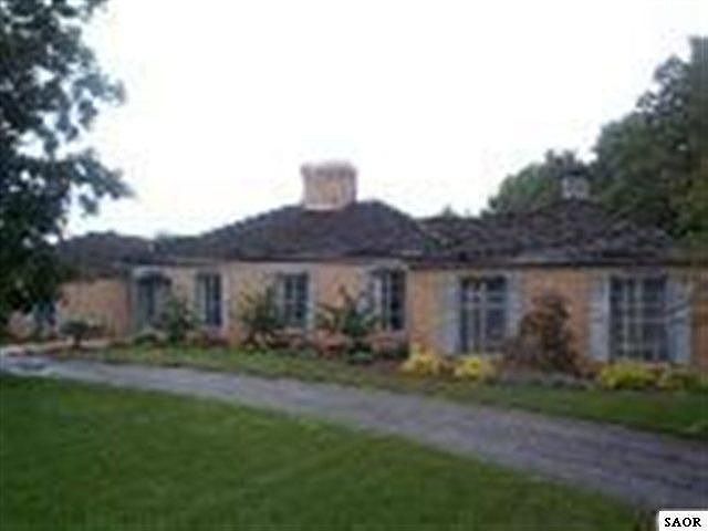 1st image of 800 Riverlane Dr