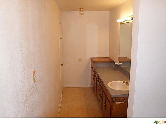4th image of 206 North Dr APT D