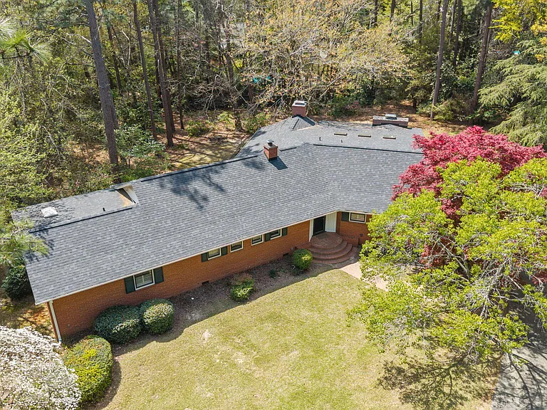225 Arbutus Rd — Photo 50