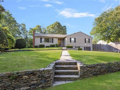 83 Fessenden St, Warwick, RI, 02886