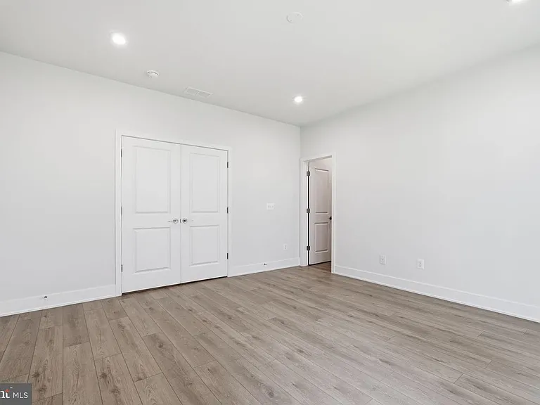 42200 Shining Star — Photo 16