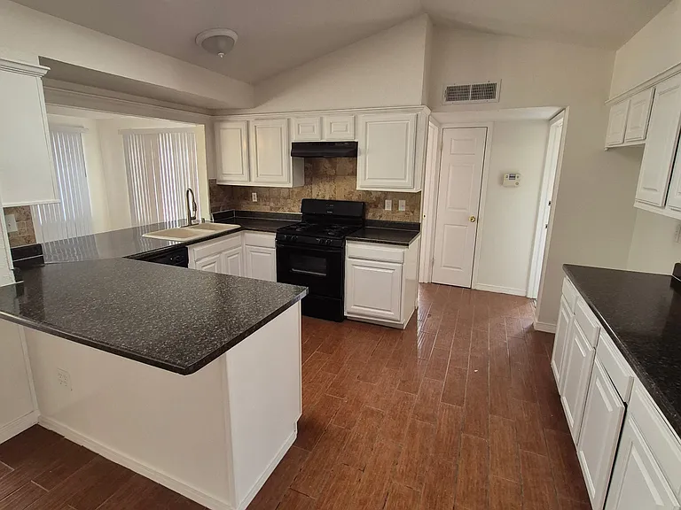 6644 Mariposa Dr — Photo 40