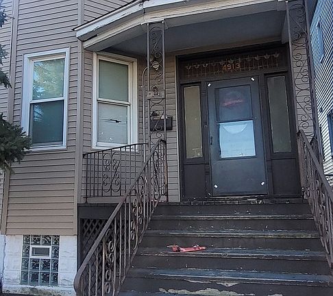 3rd image of 4913 W 31st St