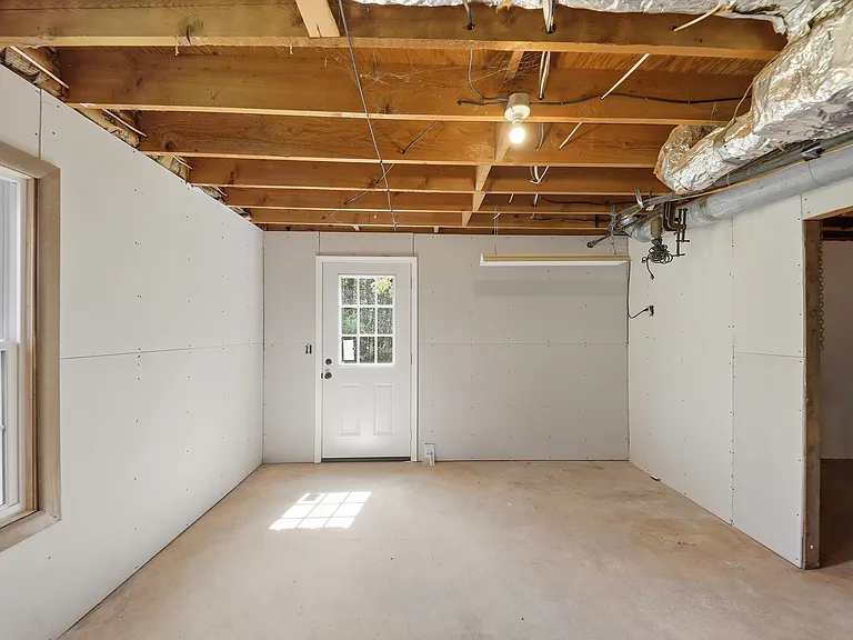 564 Deer Run SW — Photo 32