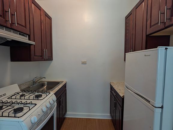 4th image of 1701 W North Shore Ave APT 2D