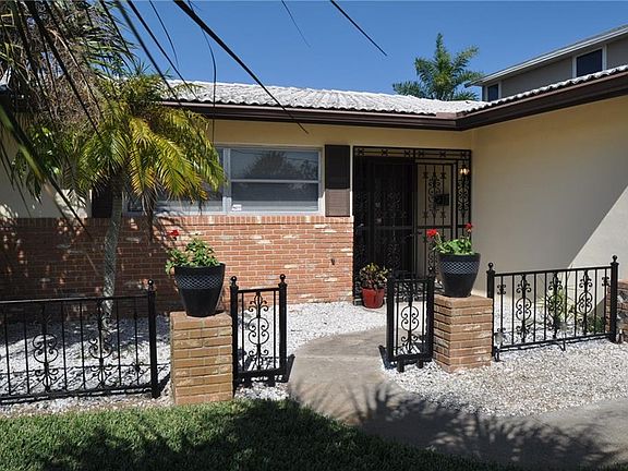 2nd image of 410 Palm Is NE