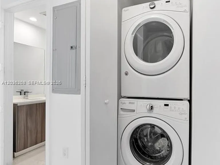 488 NE 18th St #1805 — Photo 7