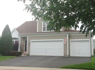 2808 Forestview Dr, Carpentersville, IL 60110