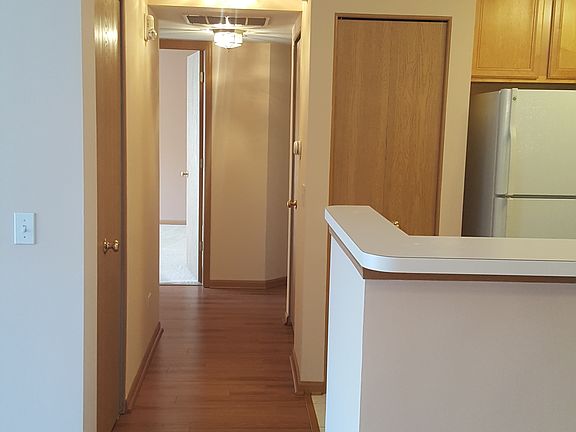 5th image of 690 Mill Cir Unit 203