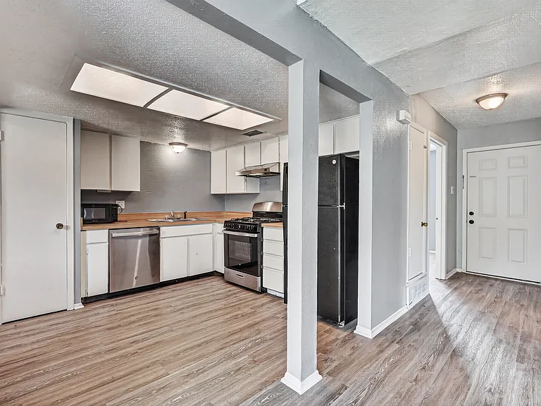 1408 Yukon Dr — Photo 5