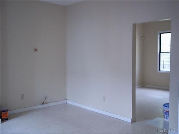 3rd image of 25 Orchard St
