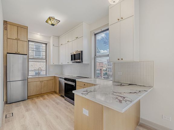 2nd image of 2043 N Humboldt Blvd #Ch