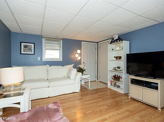 5th image of 1027 Westshire Dr