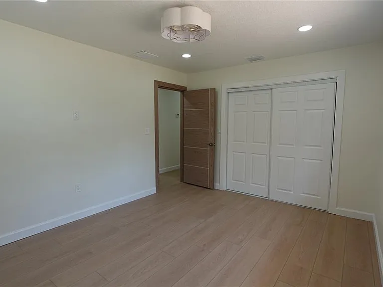 5 S Hercules Ave — Photo 25