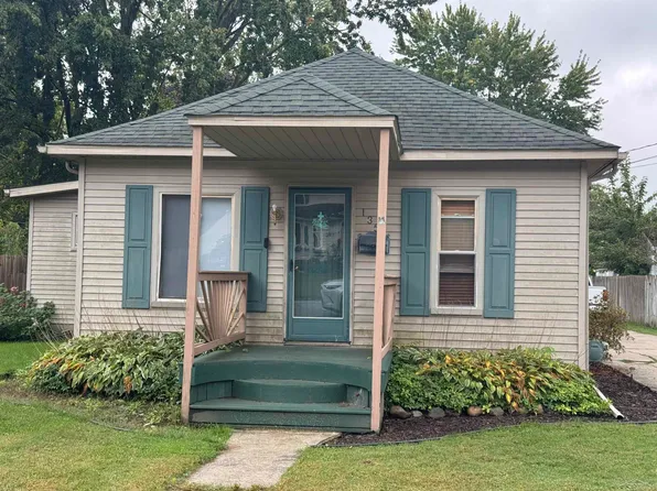 135 W Walnut St, Saint Charles, MI 48655
