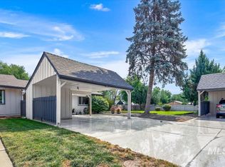 1130 S Abbey Cir, Boise, ID 83705