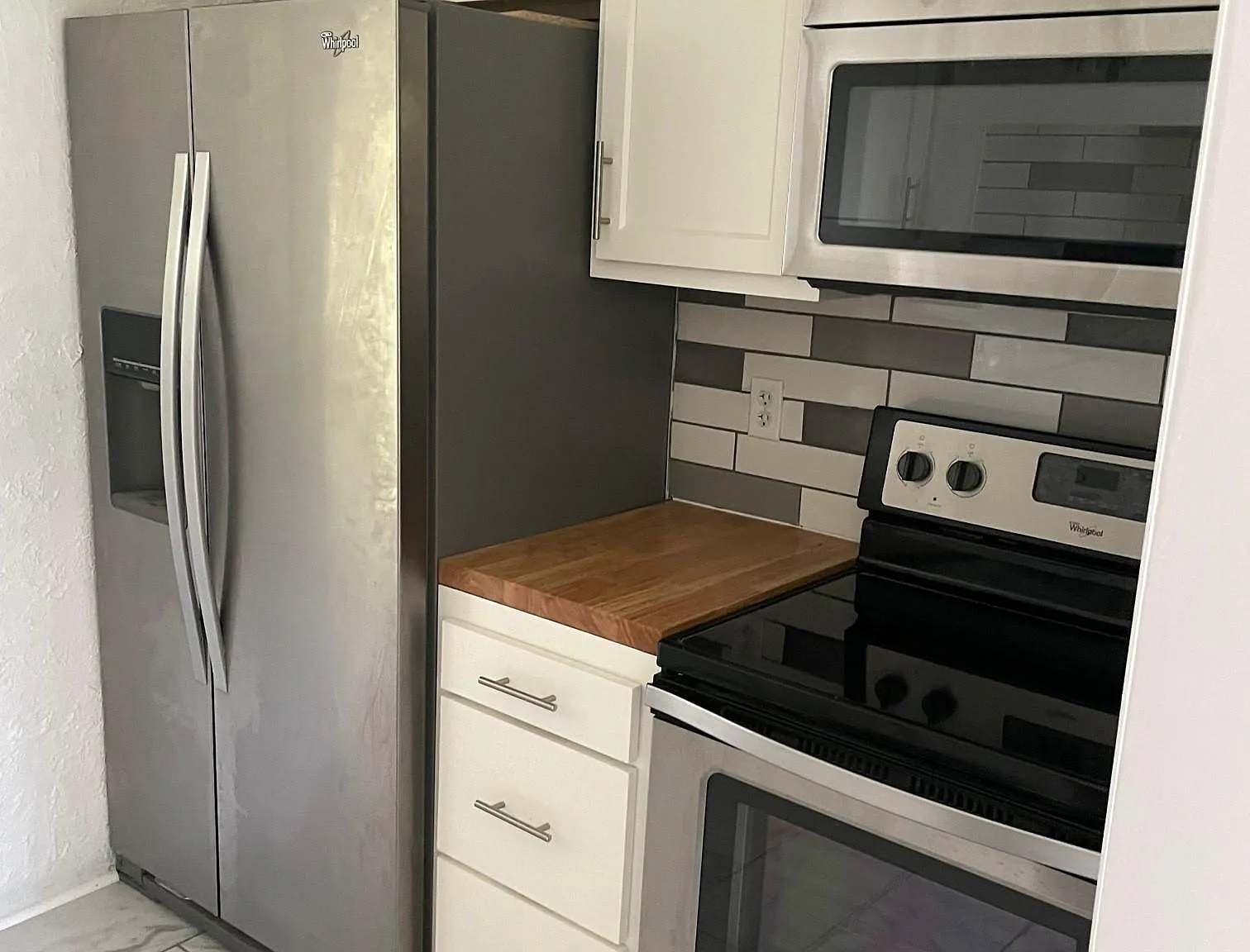3 bed, 1000 sqft, $1,700 — Photo 4