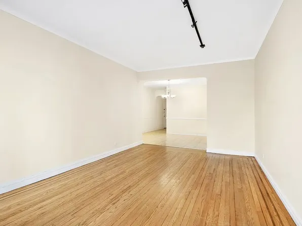 1615 Avenue I image 5 of 15