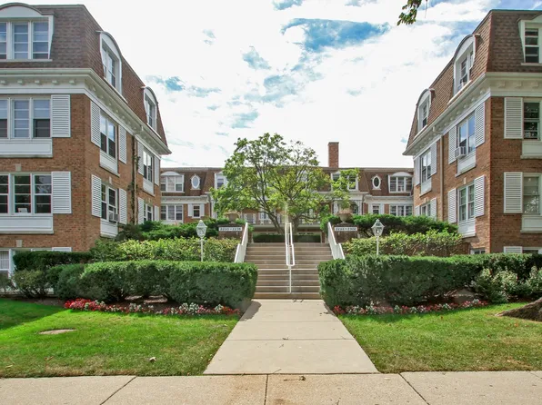 2230 Central St APT 3, Evanston, IL 60201